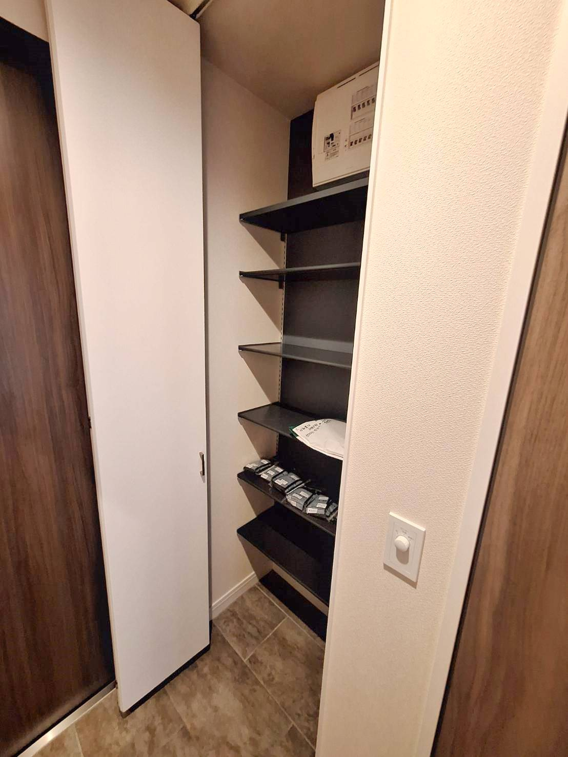 辻堂元町メゾンフォーサイトの玄関