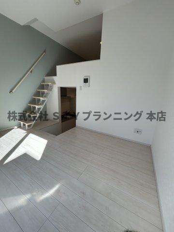仲介手数料０円！サンプレミオ十番町の居間・リビング