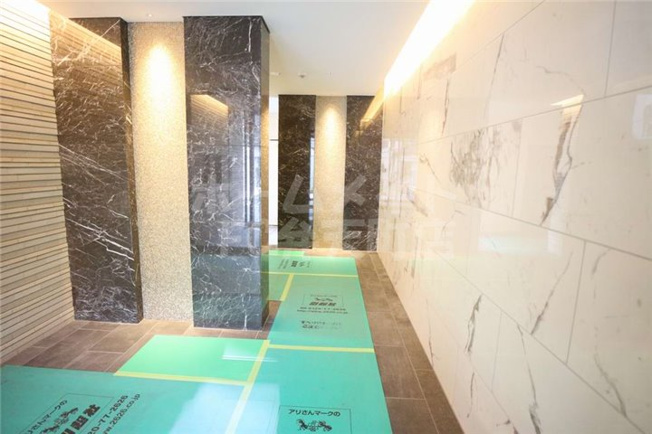 【ロビー】 | エスプレイス大阪ガルフレジデンス | 落ち着いたロビーです