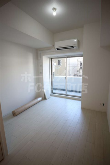 【居間・リビング】 | エスプレイス大阪ガルフレジデンス | おしゃれな居間です