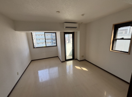 新町レトロアパートの居間・リビング