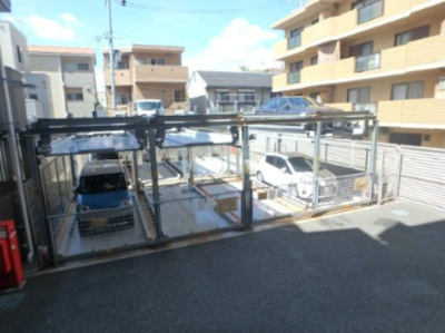 【駐車場】 | エスリード西宮北口第２ | 駐車場があるので、車を買う予定の方も安心です