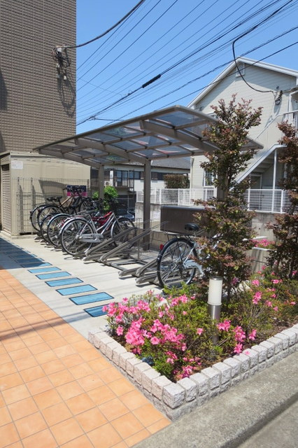 プレミール中里のその他共用部分|★入居者専用屋根付き駐輪場★