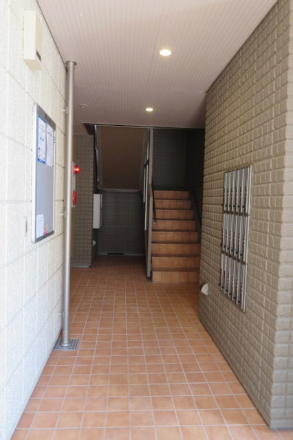 プレミール中里のロビー|★オートロック内共用部★