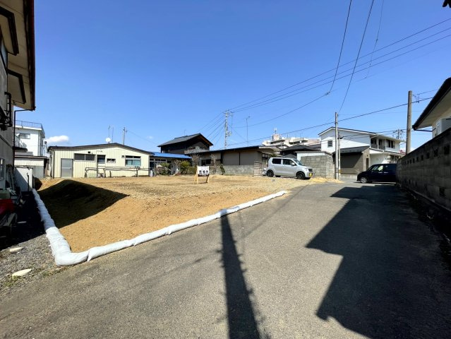 郡山市並木二丁目　住宅用地の前面道路含む現地写真