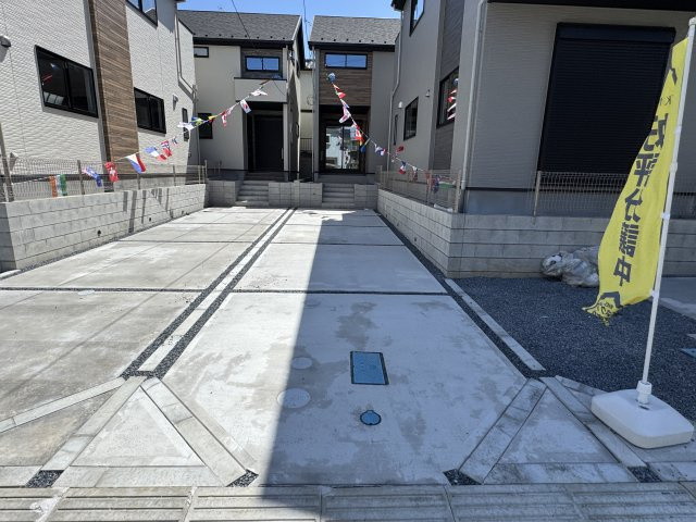 流山市三輪野山１丁目新築戸建【流山北小学校：9分】の駐車場|3号棟駐車スペース・縦列２台駐車可