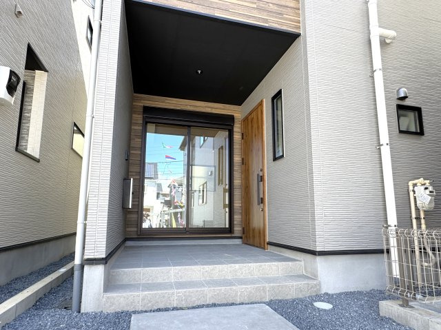 流山市三輪野山１丁目新築戸建【流山北小学校：9分】のエントランス|エントランス・玄関ポーチ