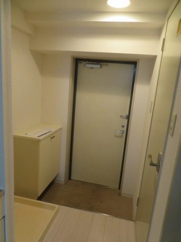 イスタナ・フセの玄関