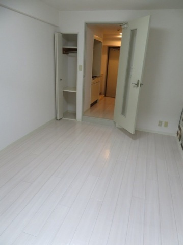 イスタナ・フセのその他