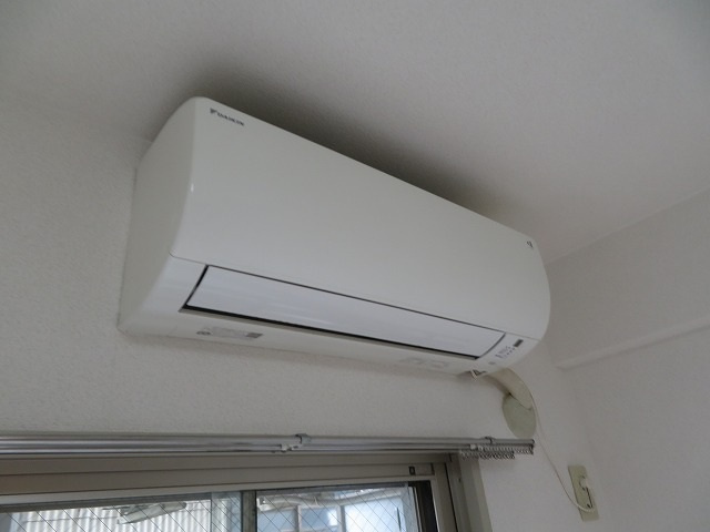 イスタナ・フセの設備