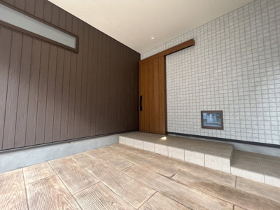 【駐車場】 | 志木市本町二丁目中古戸建 | まるでエントランスのようなスペース！広々駐車可能です。