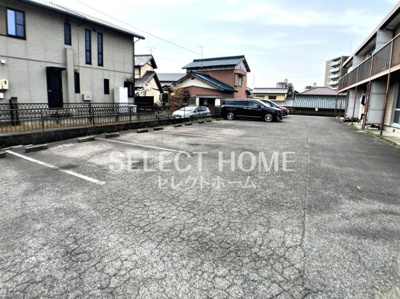 【駐車場】 | ファミールミヤコ | 駐車スペースもあります