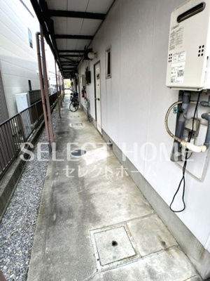 【エントランス】 | ファミールミヤコ | 落ち着いたエントランスです