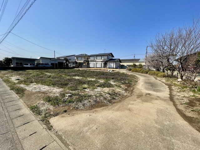 【中古戸建】伊勢崎市平井町の前面道路含む現地写真|■外観