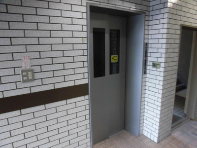 【その他共用部分】 | エクセレント上新サンウイング | 共用エレベーターです