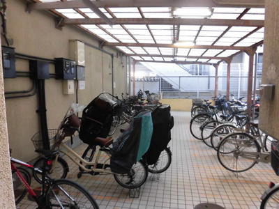 【その他共用部分】 | エクセレント上新サンウイング | 屋根付き駐輪所です