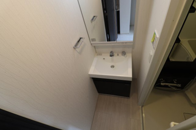 【独立洗面台】 | エステムプラザ福島ジェネル | 独立洗面台あり、毎朝おしゃれに忙しい女性の方におすすめです