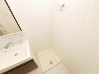 【設備】 | S-RESIDENCE福島Alovita | 洗濯機置き場です