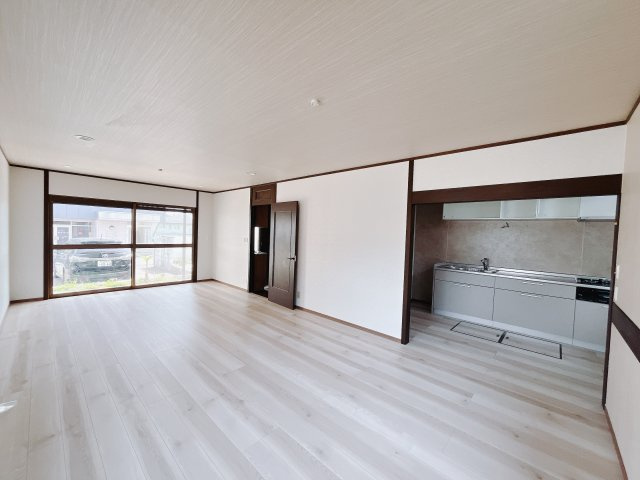 【中古戸建】前橋市広瀬町の居間・リビング|■リビング