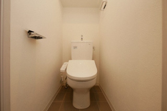 【トイレ】 | グランカリテ大正ドマーニ | 落ち着いた色調のトイレです