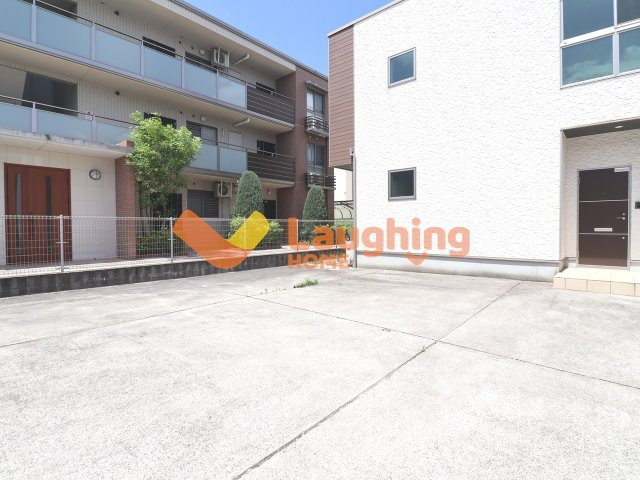 久留米市東合川町の一戸建ての駐車場|駐車スペースもあります