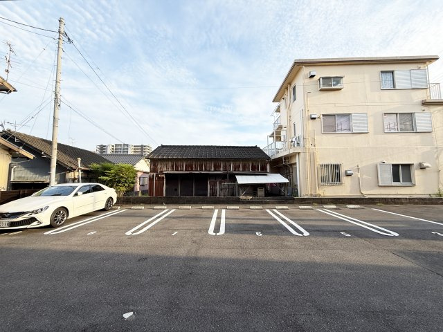 ベレオ雅の駐車場