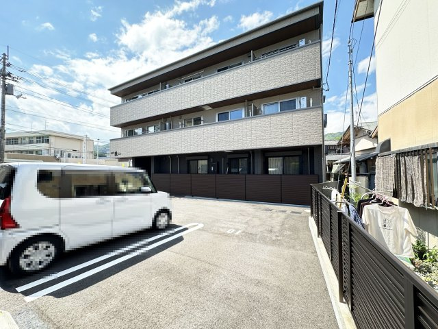 ベレオ雅の駐車場