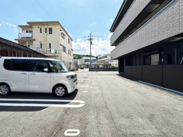 ベレオ雅の駐車場