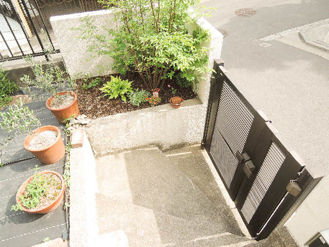 黒川メゾンのエントランス