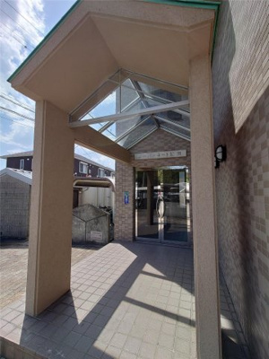 【エントランス】 | アーバンコート論田 | 清潔なエントランスです