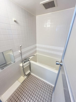 【浴室】 | アーバンコート論田 | 落ち着いた空間のお風呂です