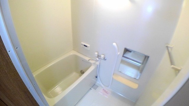 メゾンド・フロ－レの浴室