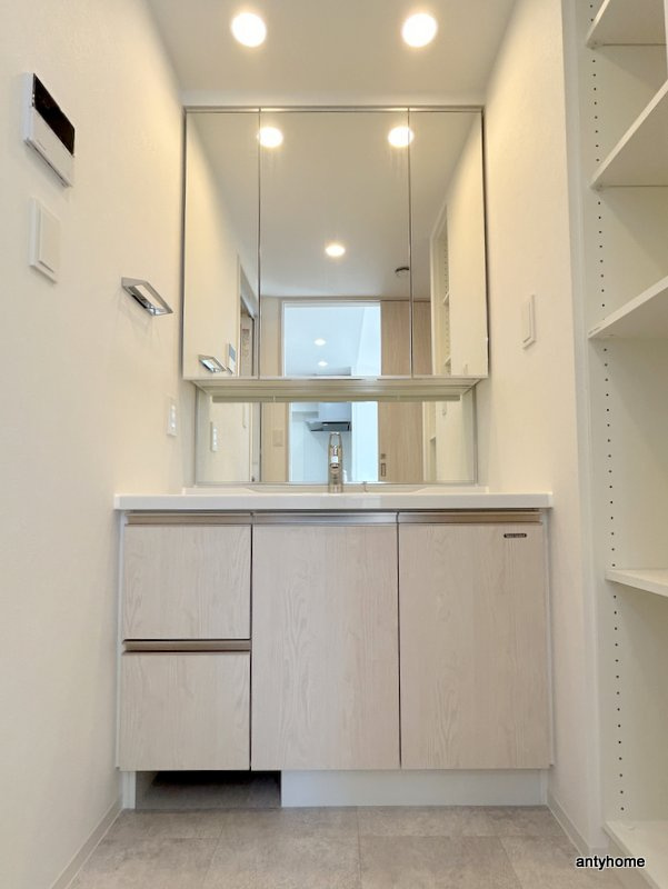 アーバンパーク淡路　仲介手数料無料の洗面所