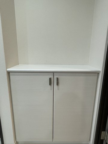 ロイヤルガーデン千舟町の収納|ちょっとした収納もあり便利です。