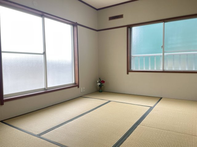 川西市萩原2丁目　中古戸建の洋室|2階6帖和室　大人も子供もほっと一息つける和室です(#^^#)
