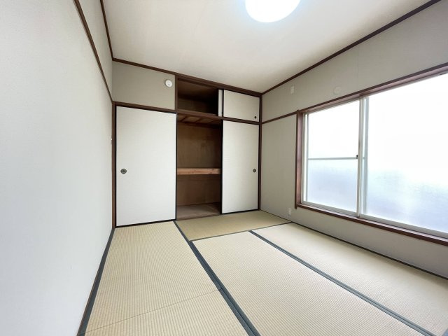 川西市萩原2丁目　中古戸建の収納|便利な収納スペースです