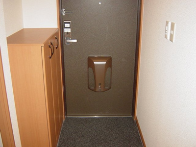 【玄関】 | ロイヤルヒルズ青山 | 玄関