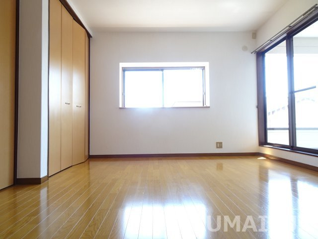 熊本市東区桜木５丁目の一戸建ての洋室