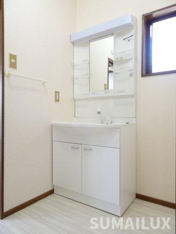 熊本市東区桜木５丁目の一戸建ての独立洗面台