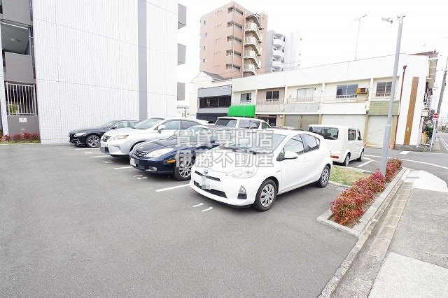 レガーロの駐車場