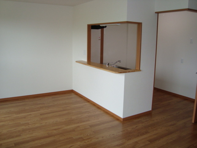 ウィスティリア大清水の居間・リビング