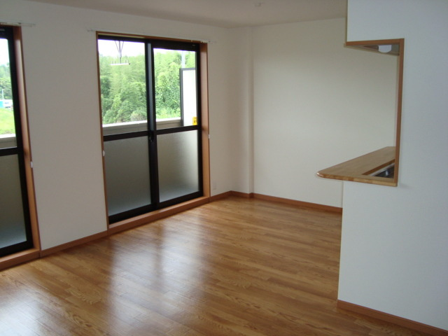 ウィスティリア大清水の居間・リビング