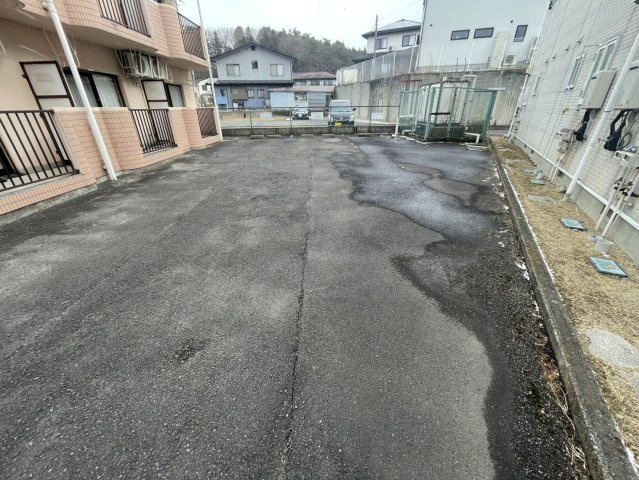 ミースモンペールの駐車場