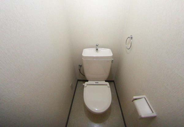 ピアチェーレのトイレ|コンパクトで使いやすいトイレです