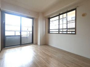 【洋室】 | ※側窓はありません