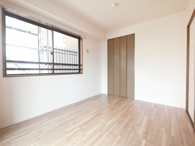 【洋室】 | ※側窓はありません