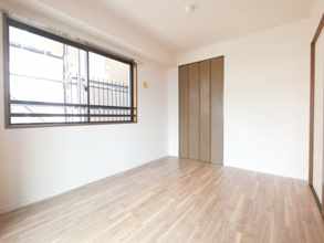 【洋室】 | ※側窓はありません