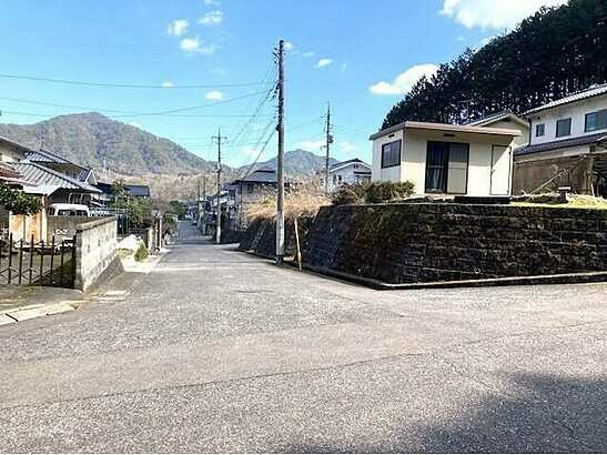 【前面道路含む現地写真】