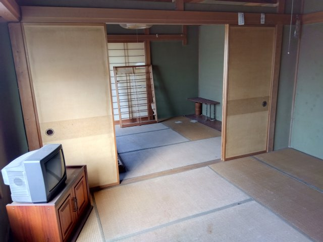 売土地　沼津市八幡町のその他|現在上物があります。現況でのお引渡しになります。室内の様子になります。