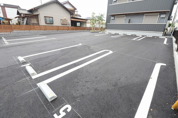 フォンテーヌ洞峰の駐車場